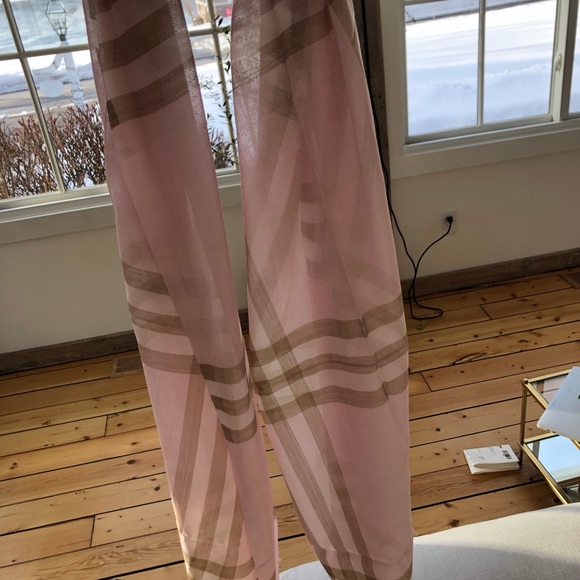 NWT Burberry Lightweight Check Wool Silk Scarf - Picture 6 of 9